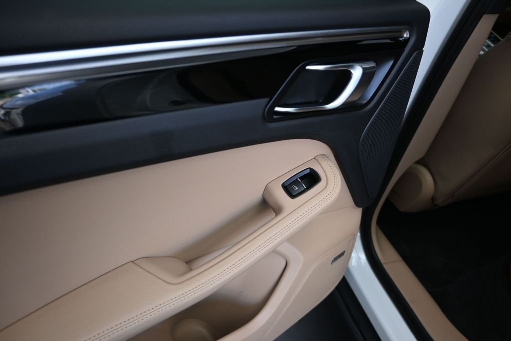 Used 2024 White Porsche Base image 15