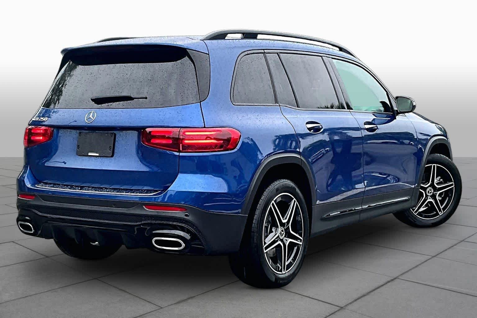 Used 2024 Starling Blue Metallic Mercedes-Benz GLB 250 image 26