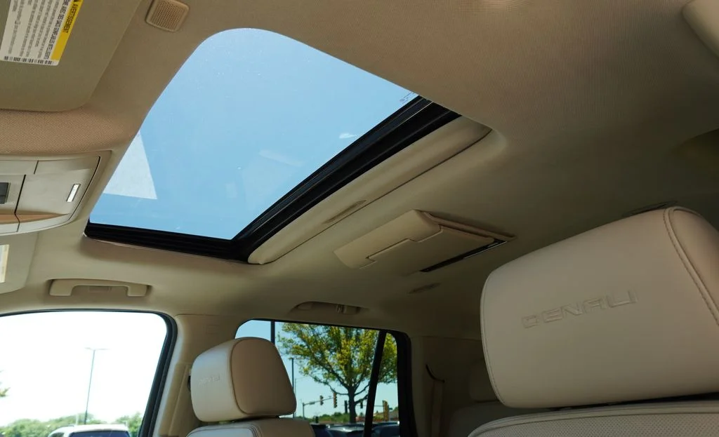 Used 2017 White GMC Denali image 14