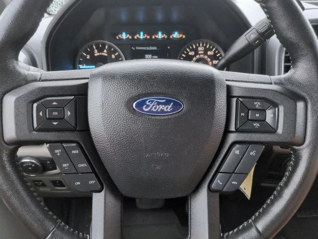 Used 2019 Blue Ford XLT image 28