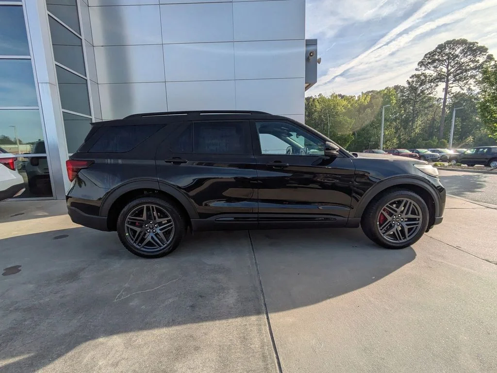 New 2026 Agate Black Metallic Ford ST image 3