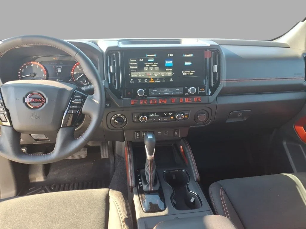 2025 Nissan Frontier PRO-4X - Photo 13
