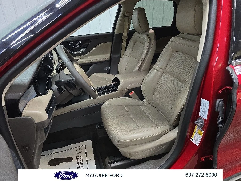 Used 2022 Red Lincoln Standard image 32