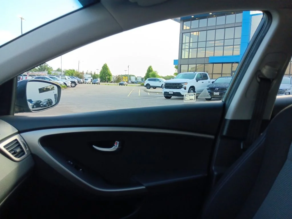 Used 2017 Black Noir Pearl Hyundai Base image 39