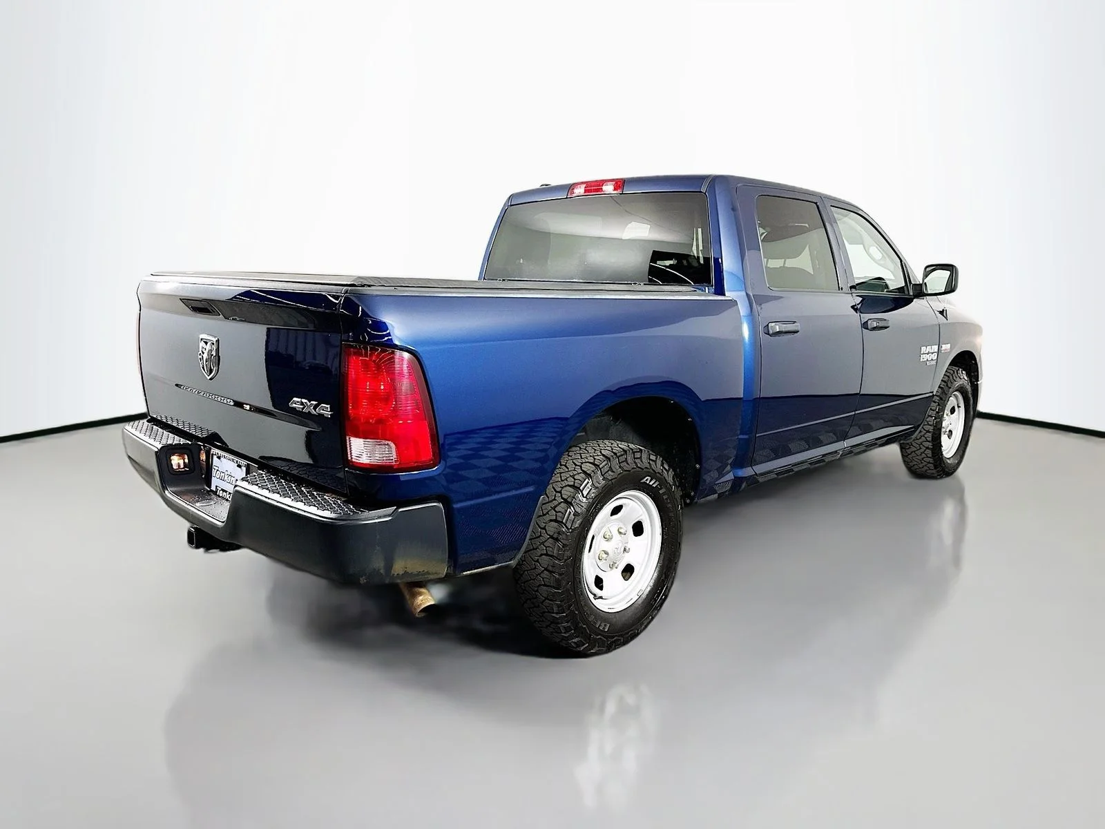 Used 2023 Patriot Blue Pearlcoat Ram Tradesman image 8