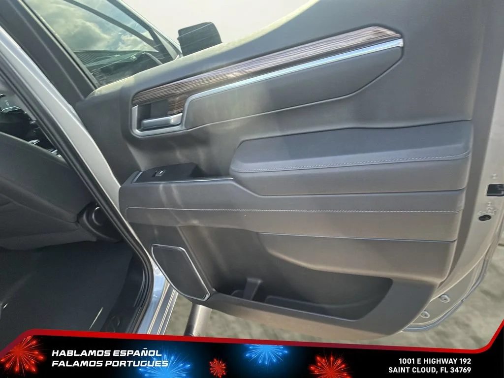 Used 2025 Sterling Gray Metallic Chevrolet RST image 28