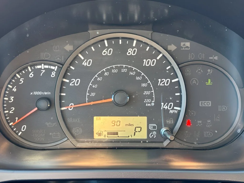 Used 2024 Red Mitsubishi ES image 19