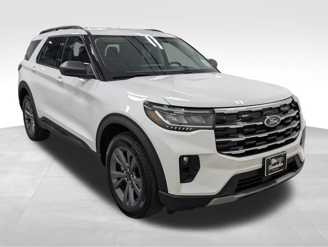 New 2026 Star White Metallic Tri-Coat Ford Active image 45