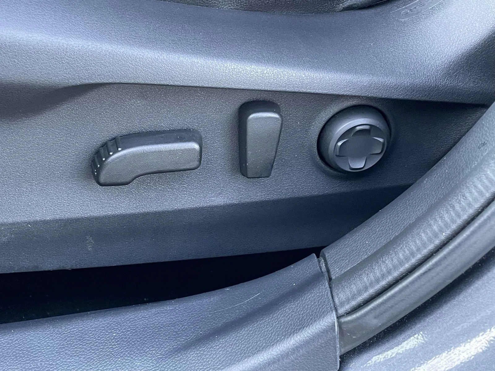 Used 2025 Magnetite Gray Metallic Subaru Limited image 7