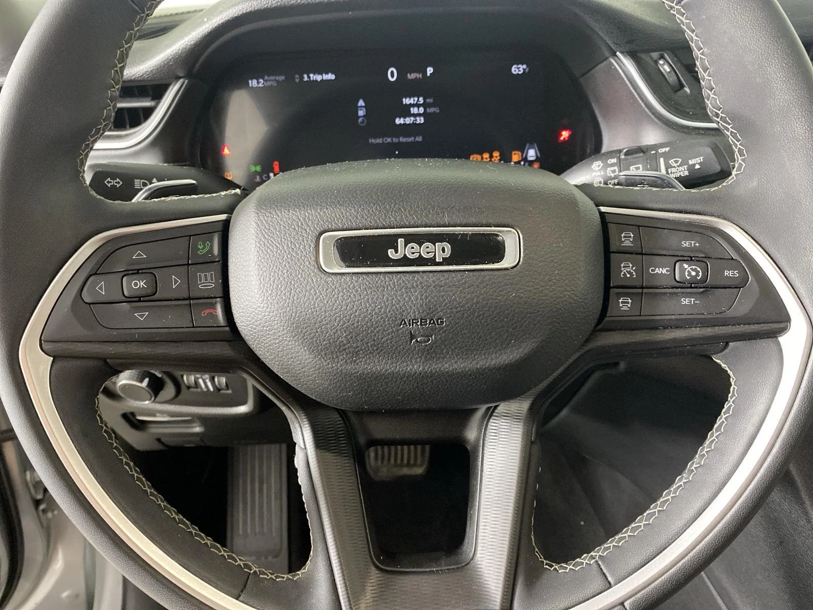 Used 2023 Silver Zynith Jeep Laredo image 24