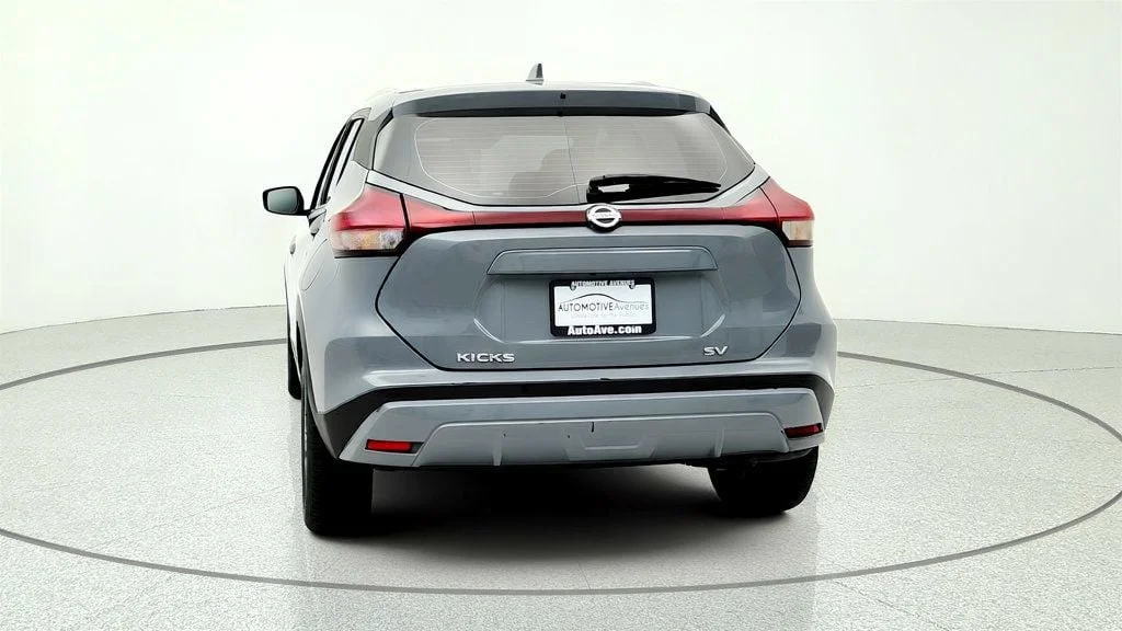 Used 2021 Boulder Gray Pearl Nissan SV FWD image 6