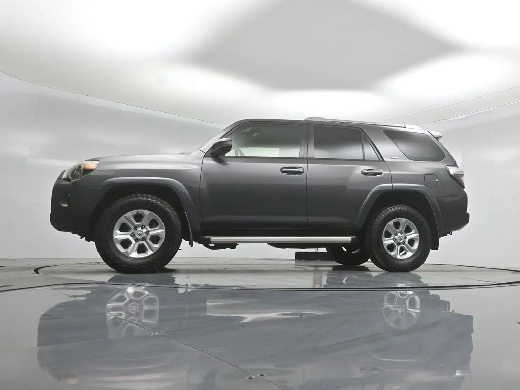 Used 2014 Gray Toyota SR5 image 47