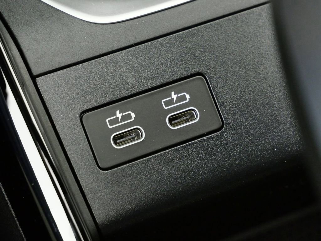 Used 2026 Space Silver Metallic BMW xDrive28i image 46