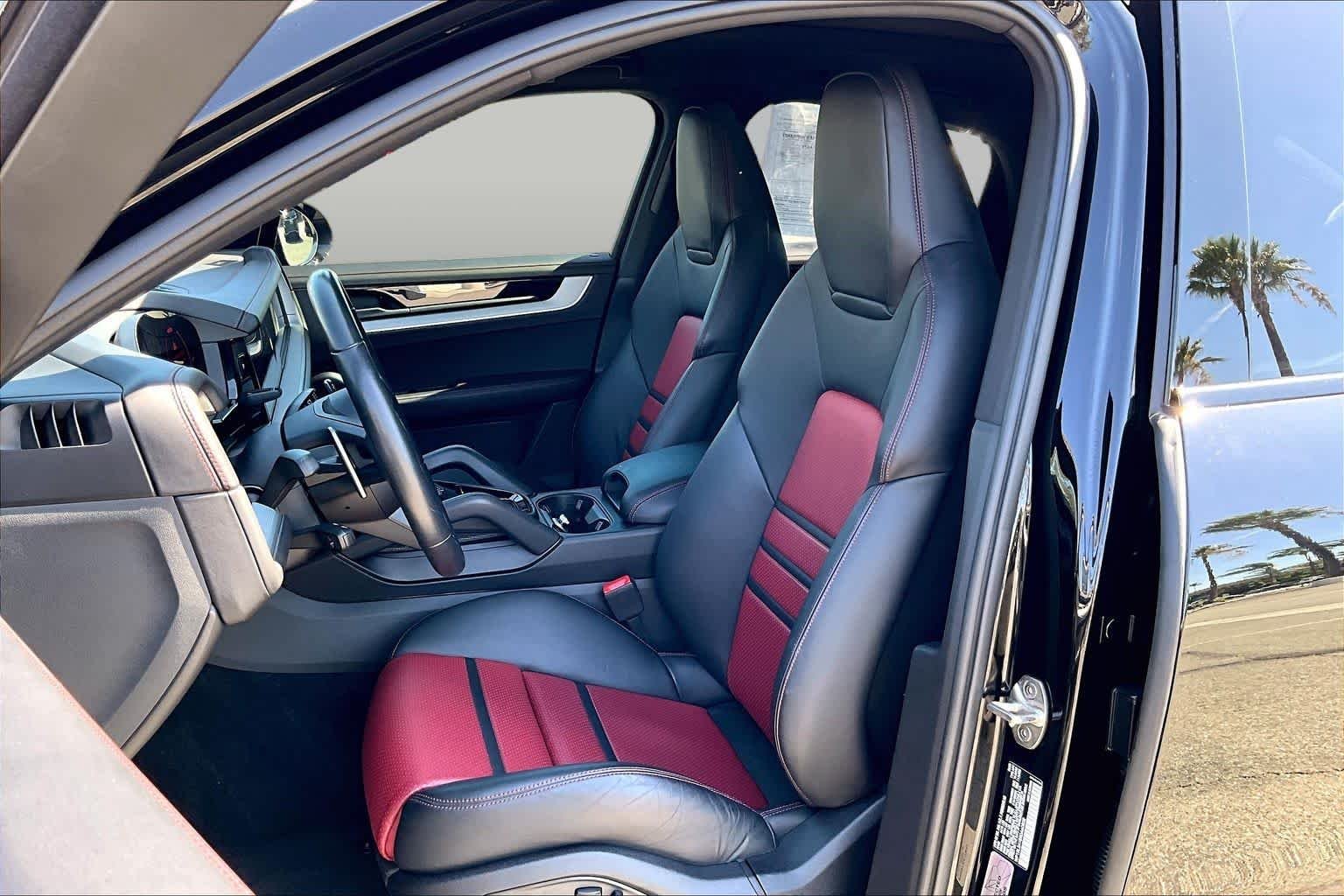 Used 2024  Porsche S image 7