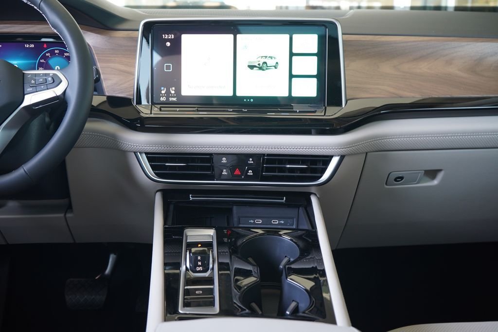 New 2026 Deep Black Pearl Volkswagen SE w/Technology image 12