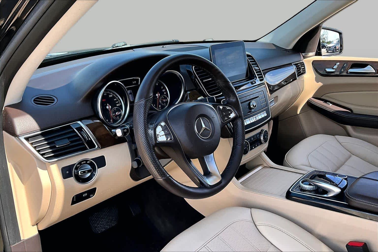 Used 2018 Black Mercedes-Benz GLE 350 image 17