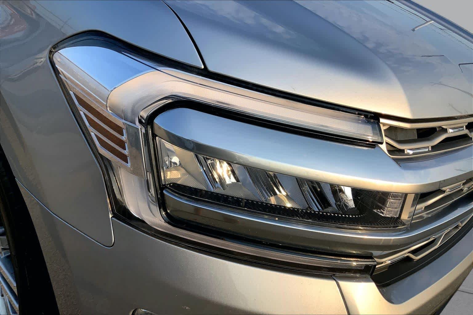 Used 2023 Iconic Silver Metallic Ford Platinum image 28