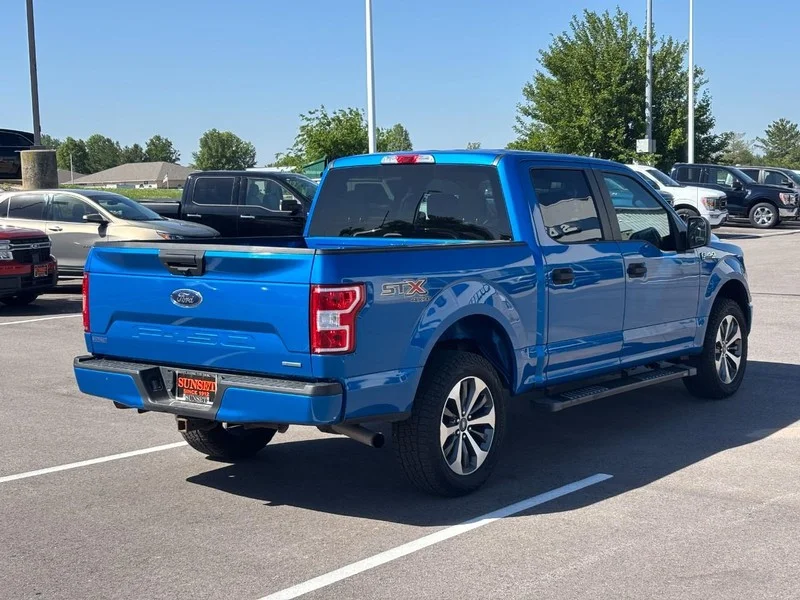 Used 2020 Velocity Blue Metallic Ford XL image 3