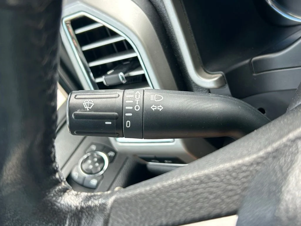 Used 2017 White Gold Metallic Ford Lariat image 26
