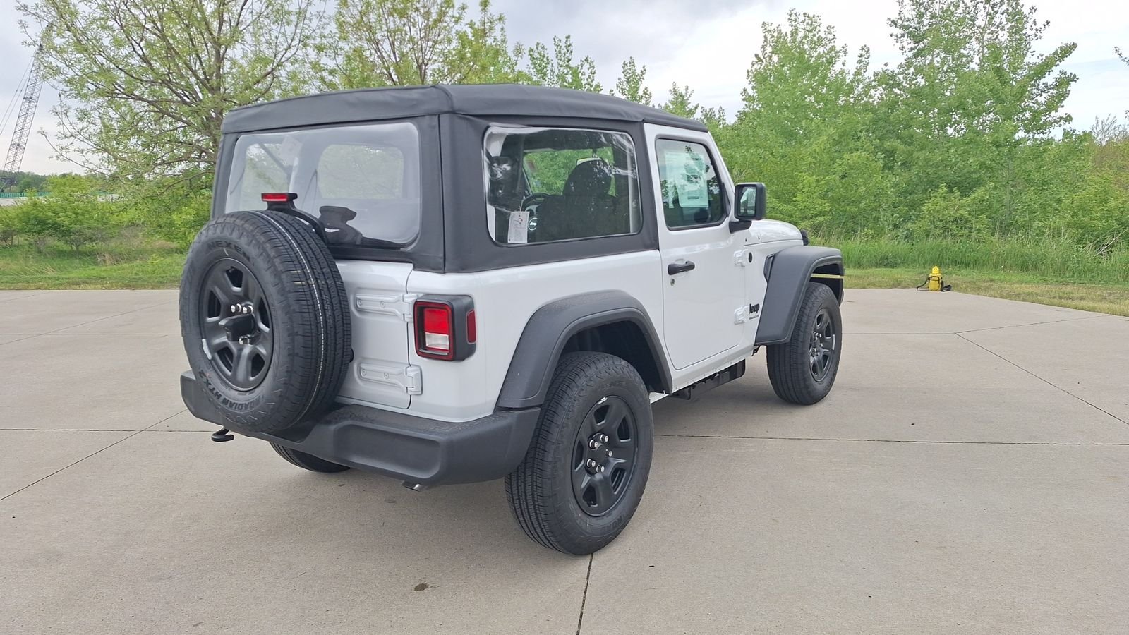 New 2026 Bright White Clear-Coat Exterior Paint Jeep Sport image 4