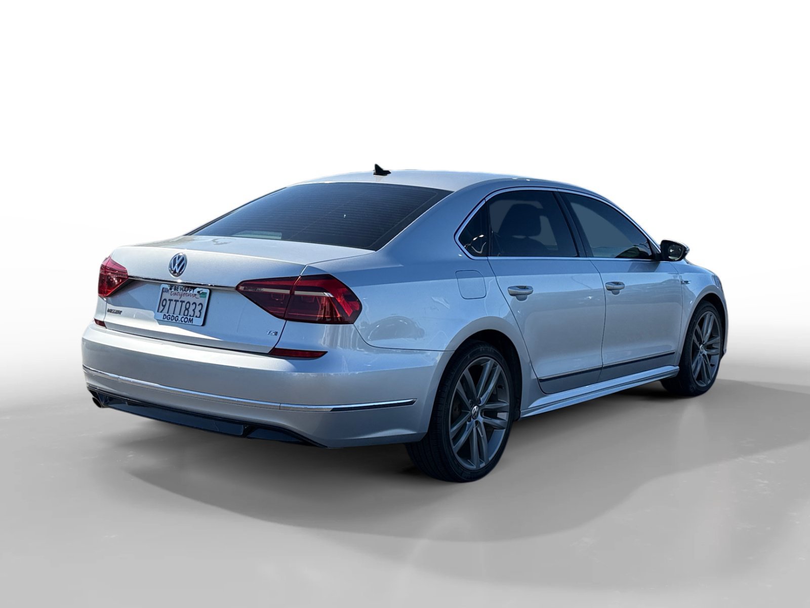 Used 2017 Reflex Silver Metallic Volkswagen 1.8T R-Line image 5