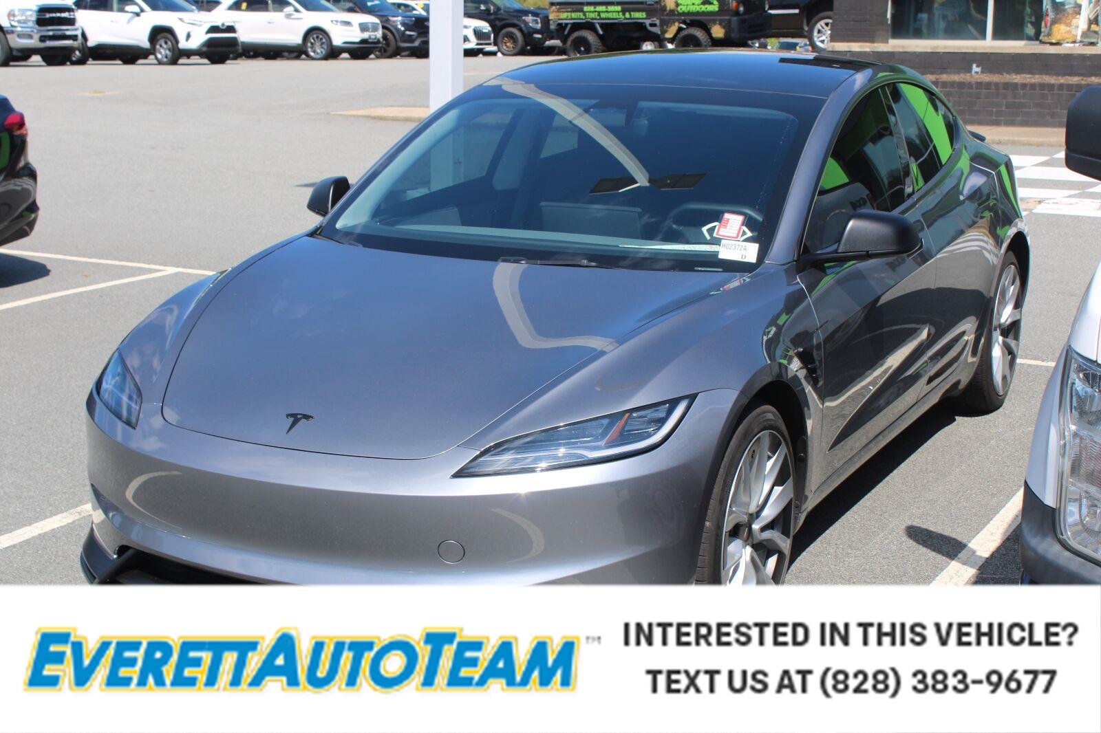2024 Tesla Model 3 Gris (Stealth Grey) Sedán Tracción trasera 