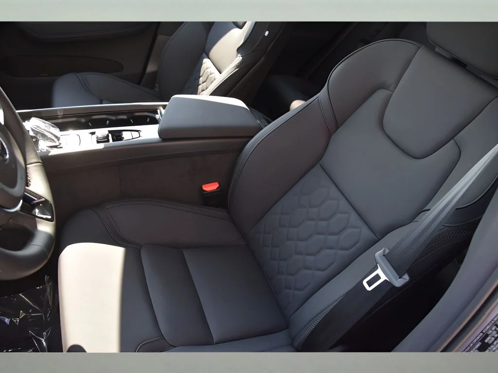 Used 2026 AURORA SILVER Volvo Plus image 12