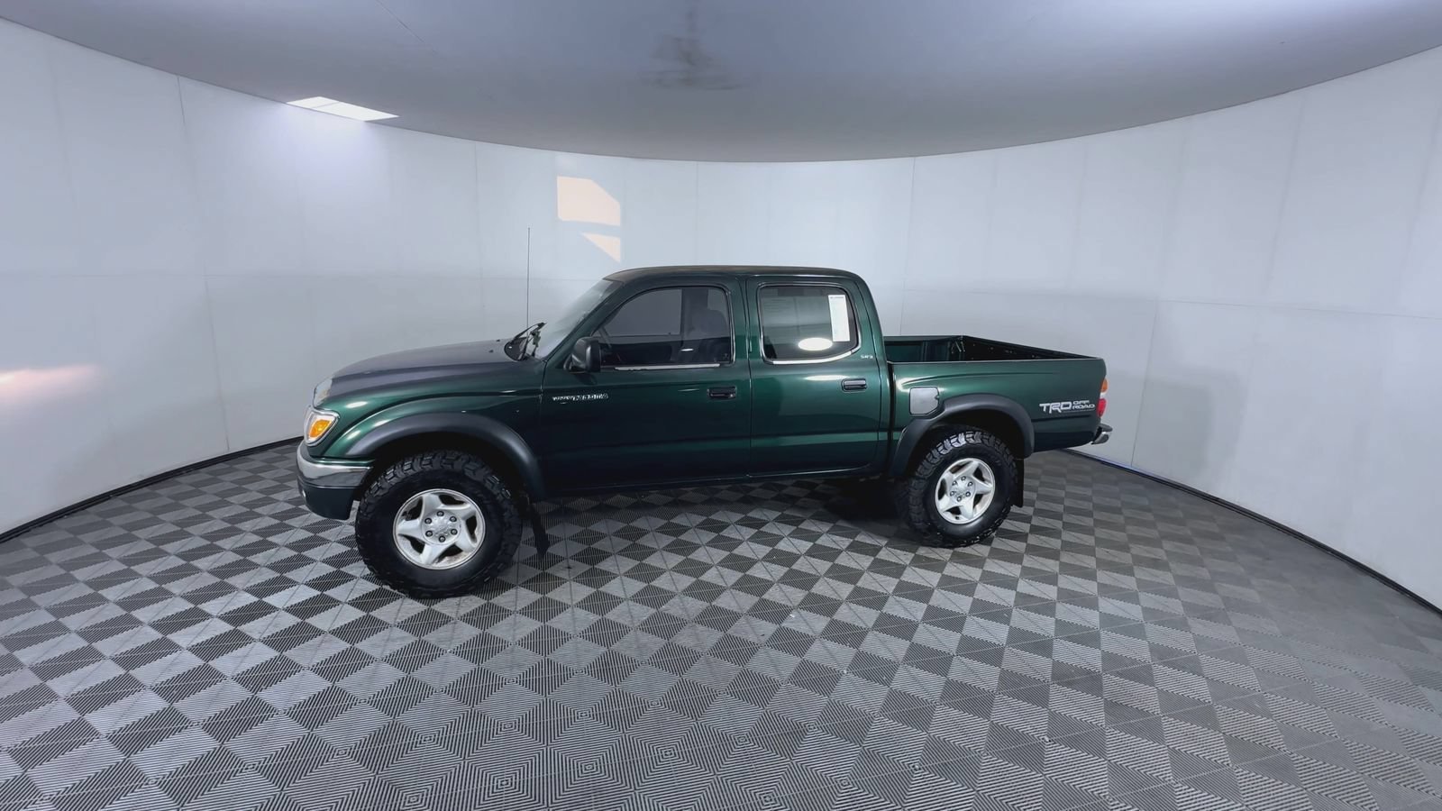 Used 2002 Green Toyota  image 4