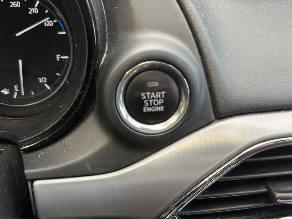 Used 2020 White Mazda Signature image 13