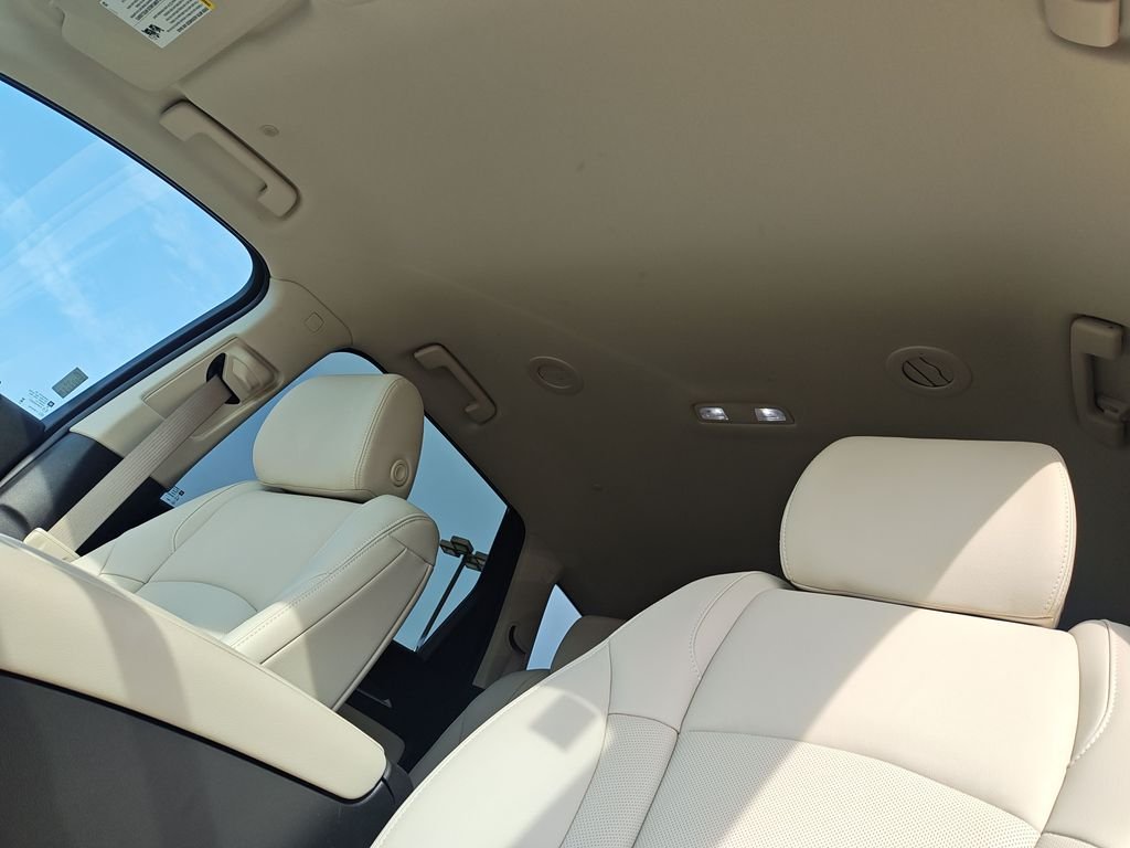 Used 2023 Green Buick Essence image 24