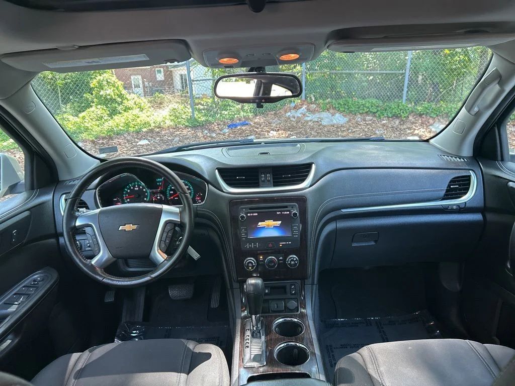 Used 2015 Gold Chevrolet LT image 28