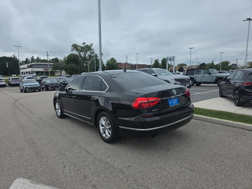 Used 2016 Black Volkswagen 1.8T R-Line image 2