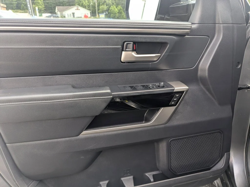Used 2023  Toyota Limited image 11