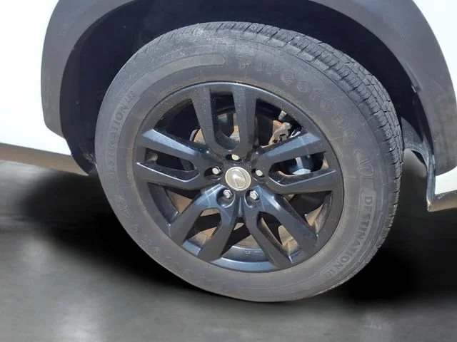 Used 2016 White Lexus  image 28