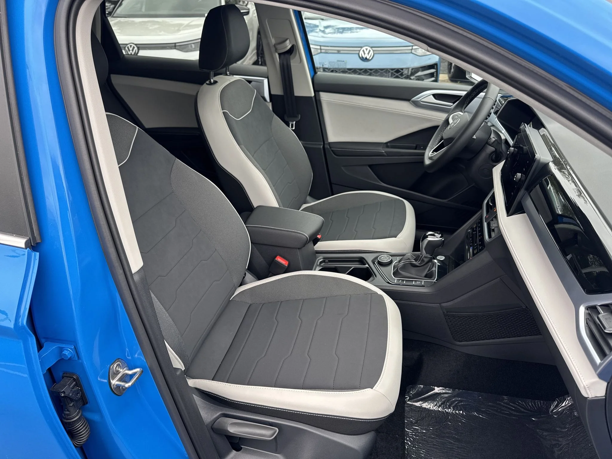New 2026 Cornflower Blue Volkswagen SE image 20