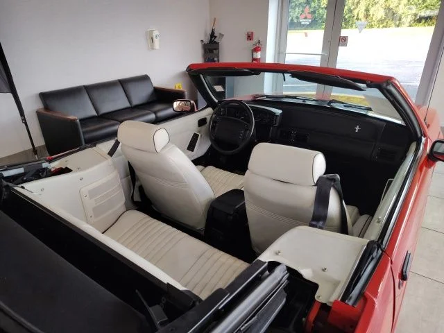 Used 1992 Red Ford LX image 11