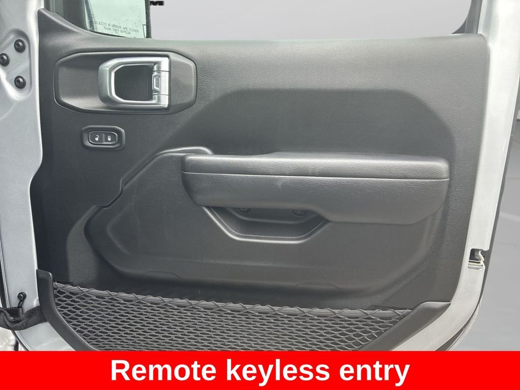 Used 2023 Silver Jeep Rubicon image 17