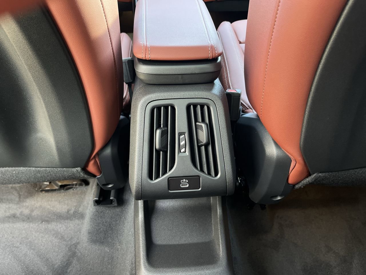 2026 BMW X1 28i - Photo 31