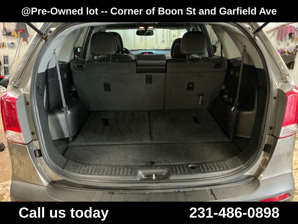 Used 2011 Silver Kia EX image 22