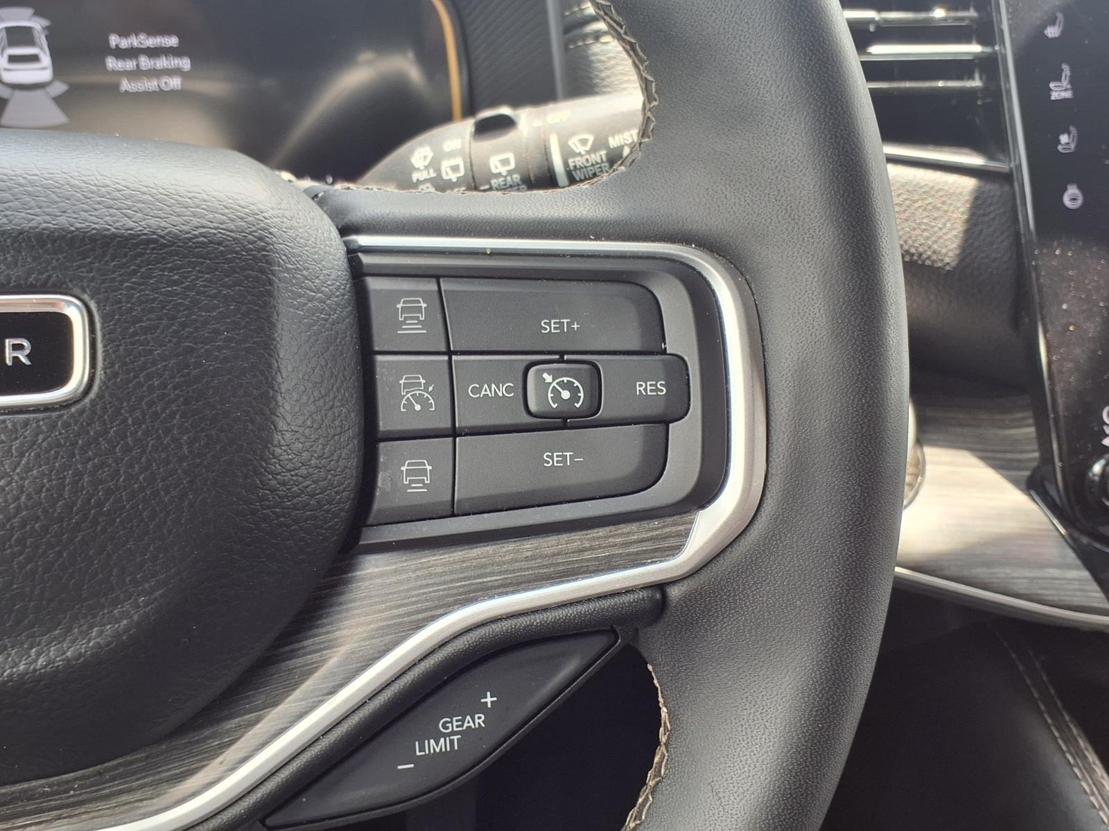 2024 Jeep Wagoneer Series II - Photo 18