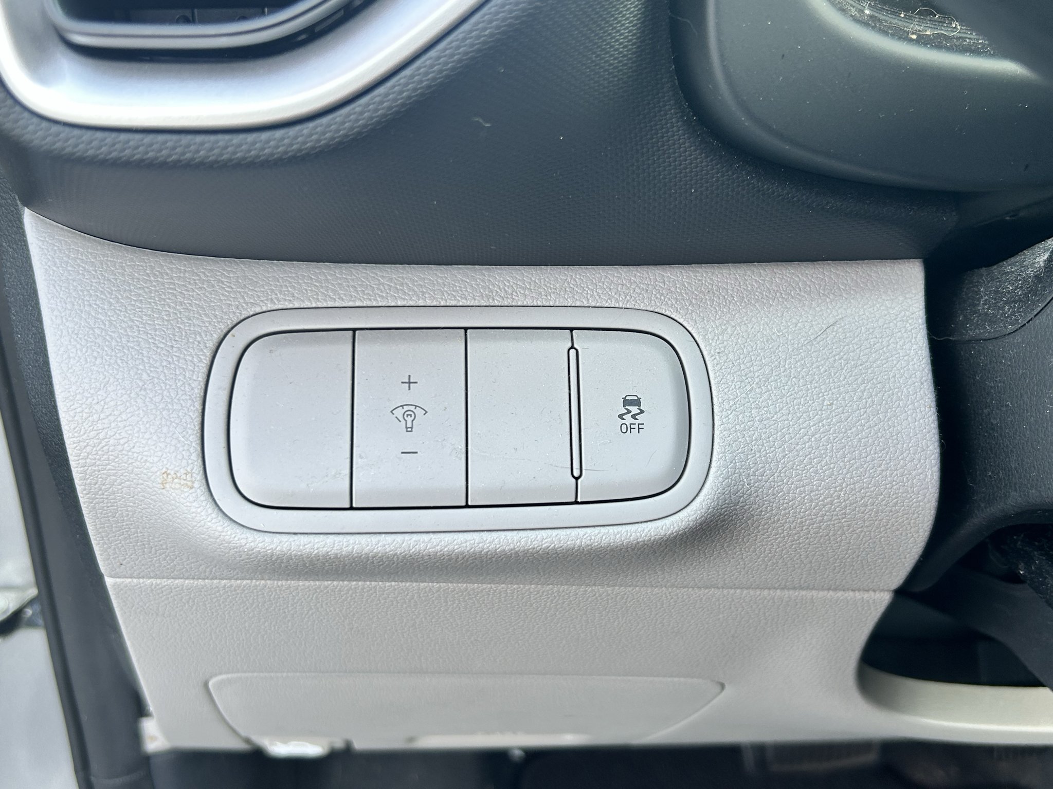 Used 2024 Silver Hyundai  image 11