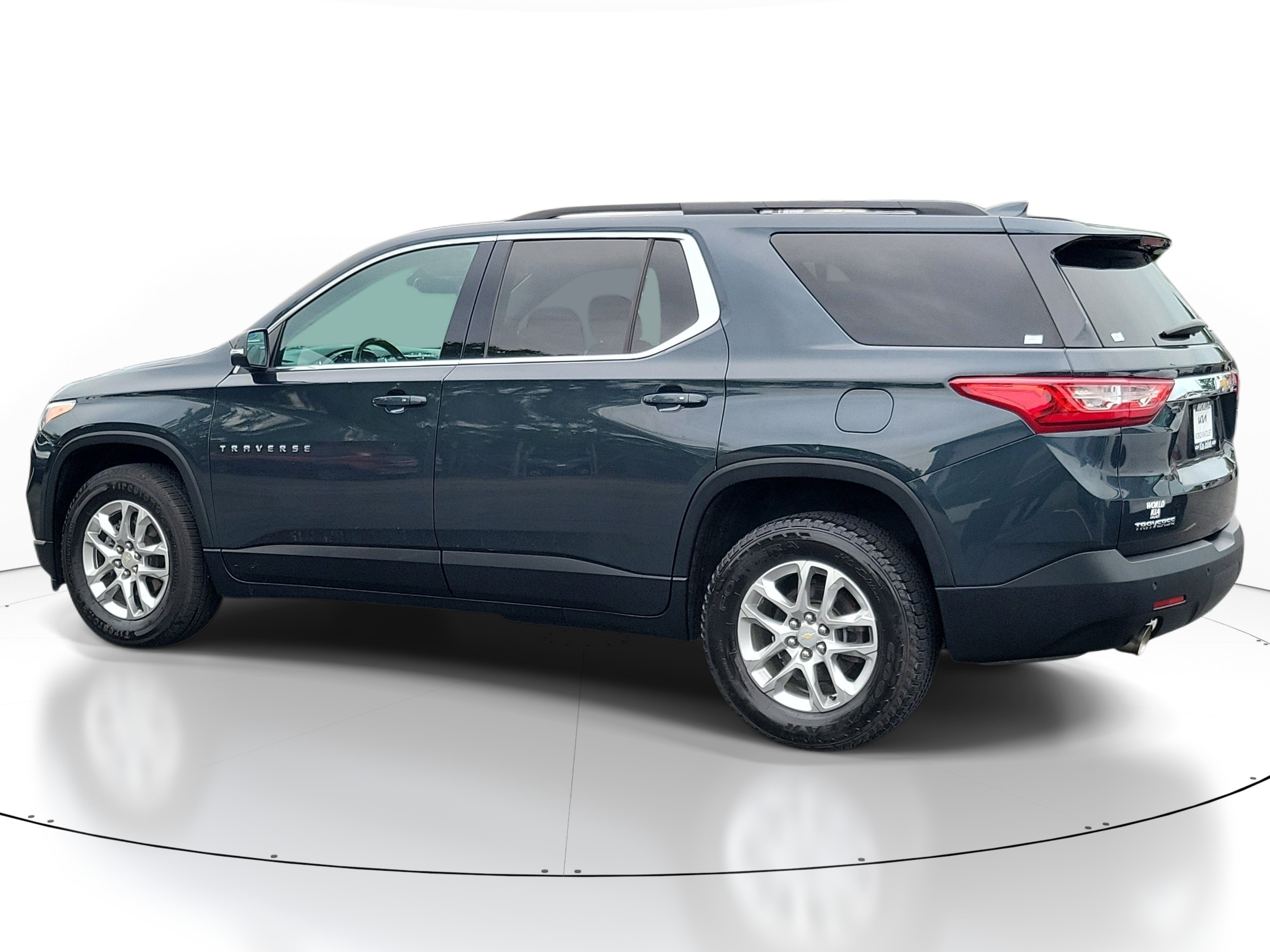 Used 2021 Graphite Metallic Chevrolet LT Cloth image 4