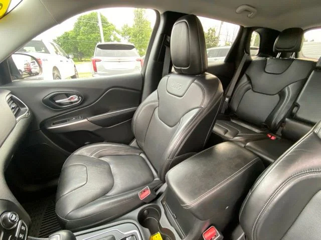 Used 2021 Gray Jeep Latitude Lux image 14