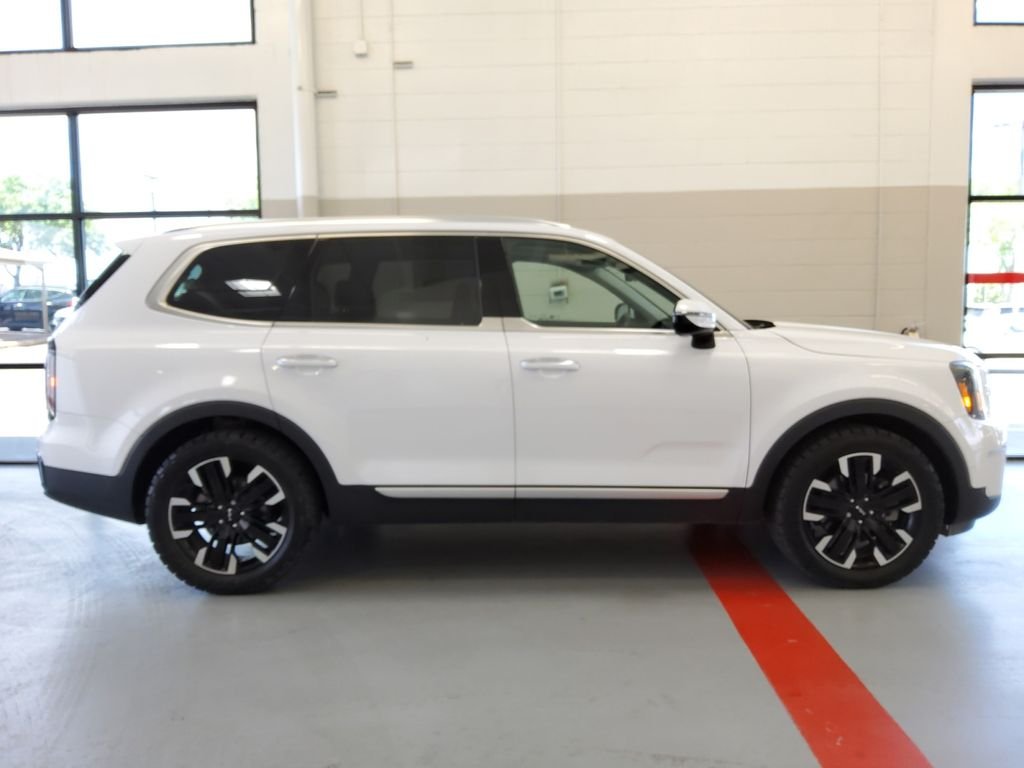 Used 2024 White Kia SX-Prestige image 24