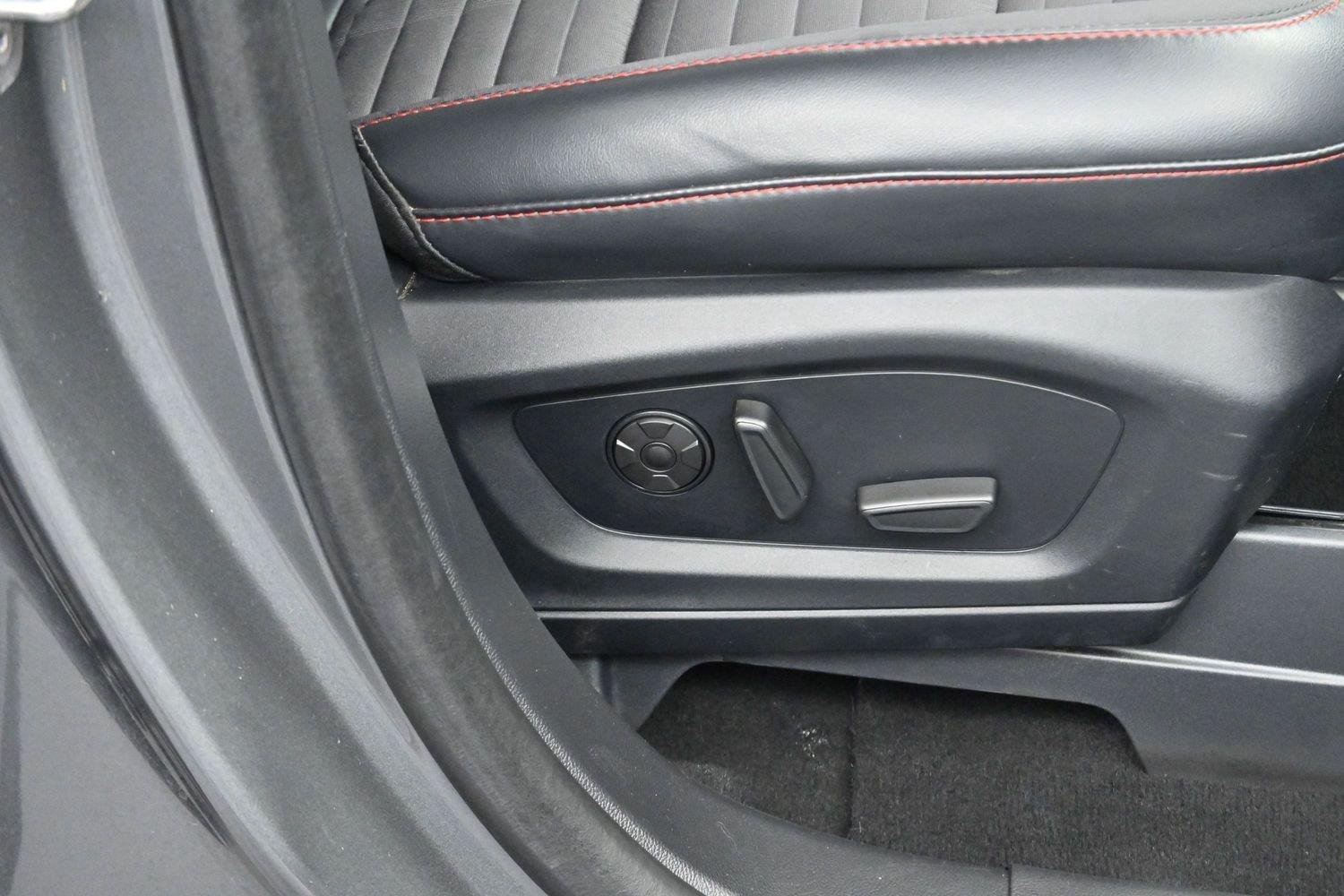 Used 2025 Carbonized Gray Ford ST-Line image 33
