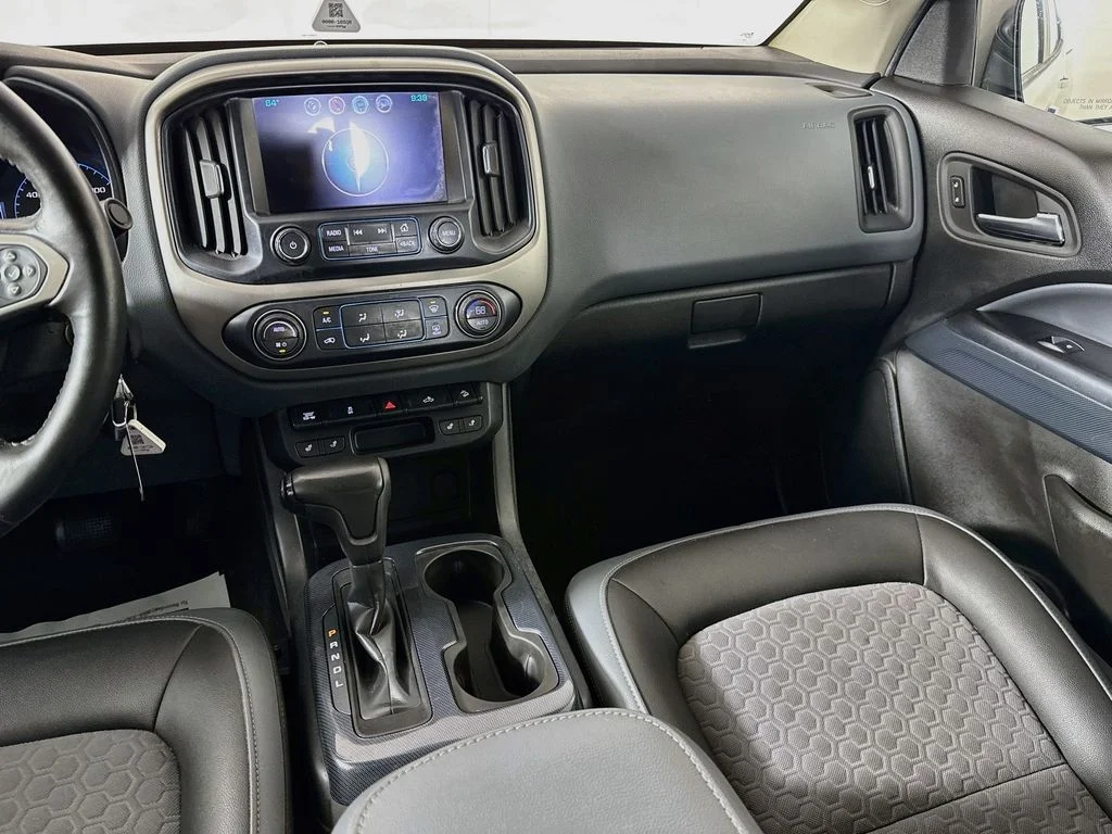 Used 2017 White Chevrolet Z71 image 28