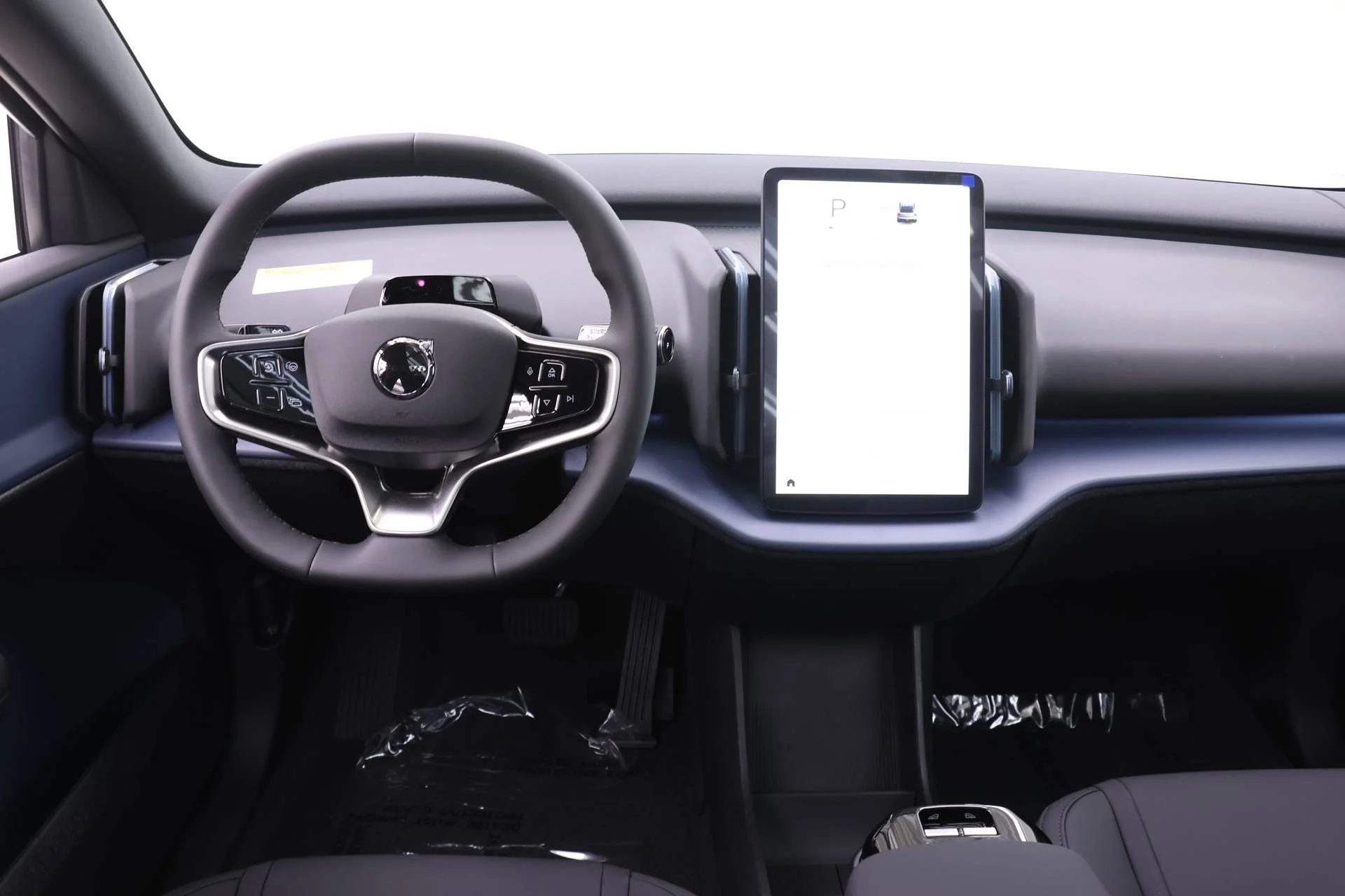 New 2026 Onyx Black Volvo Plus image 8