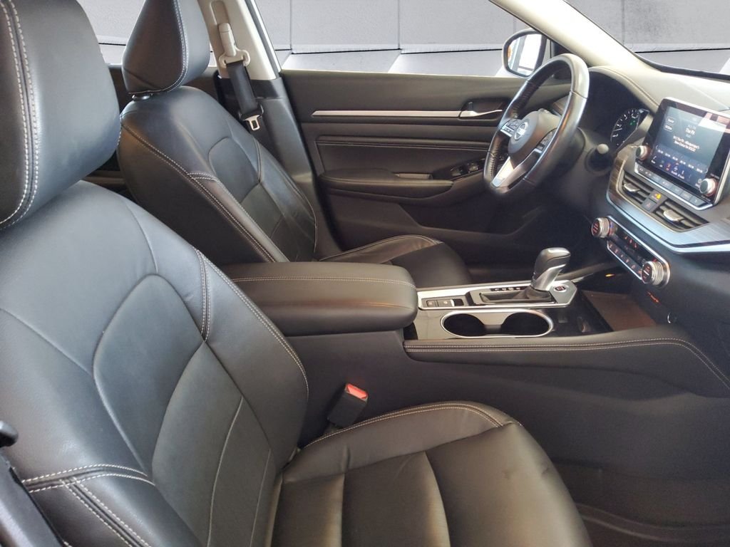 Used 2022 Silver Nissan 2.5 SL image 13