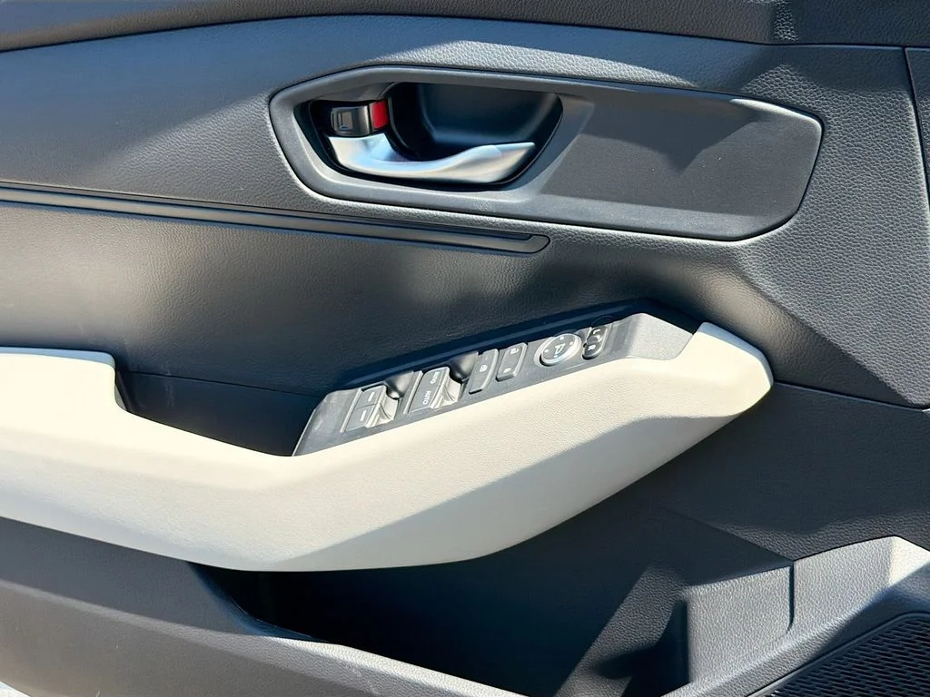 New 2026 Platinum White Pearl Honda LX image 16