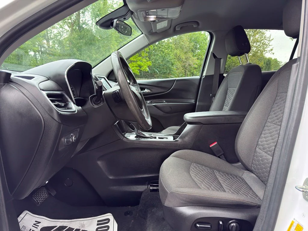 Used 2020 Chevrolet Equinox LT with VIN 2GNAXUEV1L6213585 for sale in Pataskala, OH